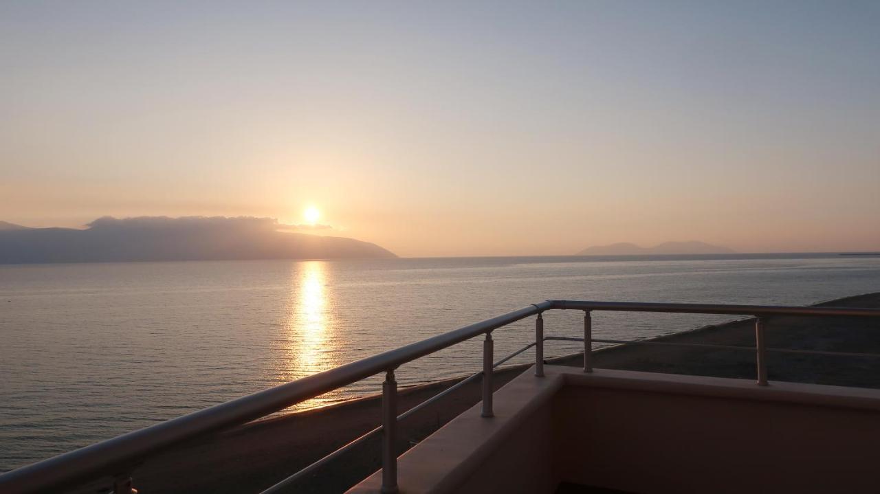 On The Beach Vlore Exterior photo
